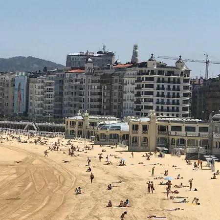 La Madame On La Concha Beach, Seaview Apartment *