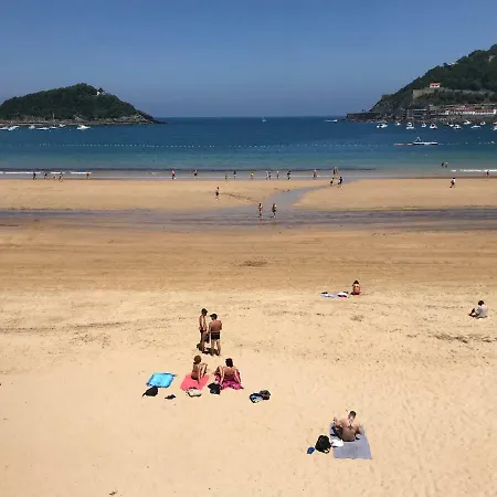 Apartment La Madame On La Concha Beach, Seaview *