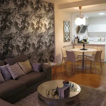 Apartment La Madame On La Concha Beach, Seaview *